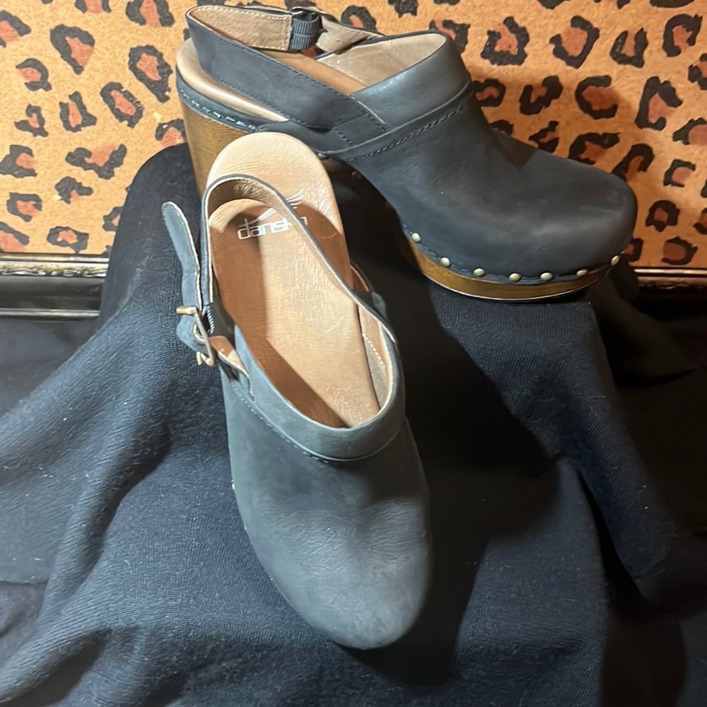 Dansko clogs size 40 (women’s 9) black strap behind heel with buckle